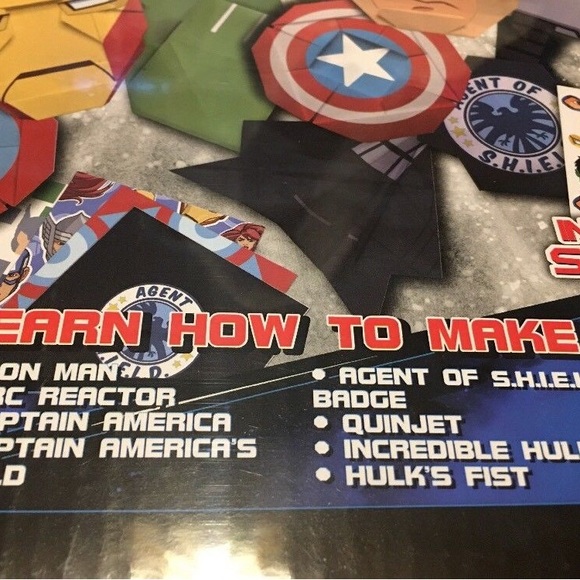 MARVEL AVENGERS ORIGAMI & Fun Fold-ups-9 FUN Projects Includes Stickers Ages 7+ - Picture 2 of 7